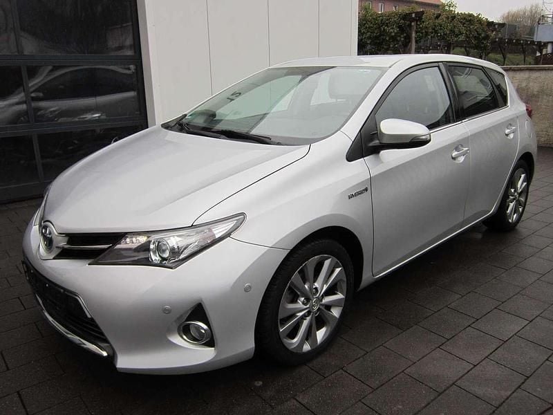 Gebraucht Toyota Auris Hybrid Edition 99 PS (72 kW) 2013 Silver metallic Kleinwagen