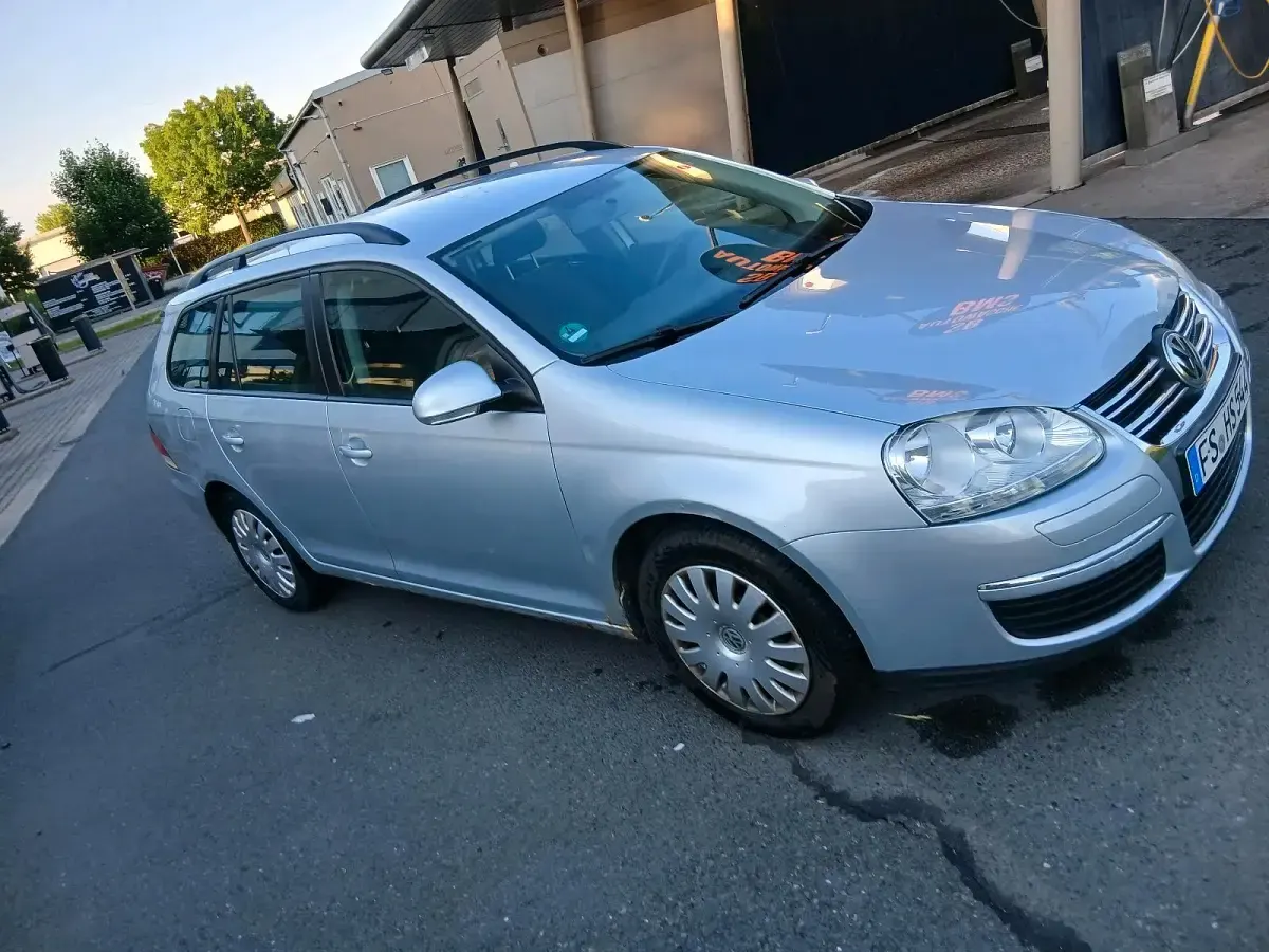 Gebraucht VW Golf VI 105 PS (77 kW) 2009 Silber Kleinwagen