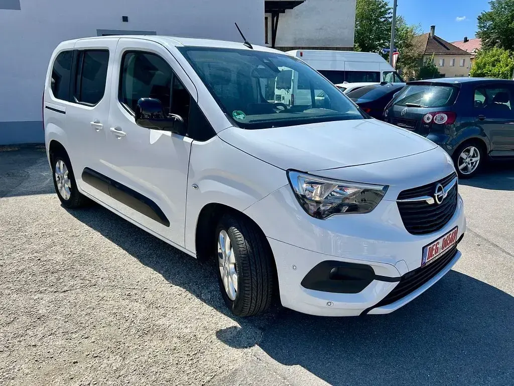 Gebraucht Opel Combo Life Elegance 131 PS (96 kW) 2022 Weiß Van / Kleinbus