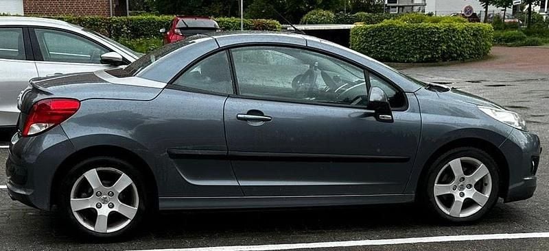 Grau Gebraucht 2010 Peugeot 207 CC Cabrio | 1.300 € (Superpreis) - Bild 1/4