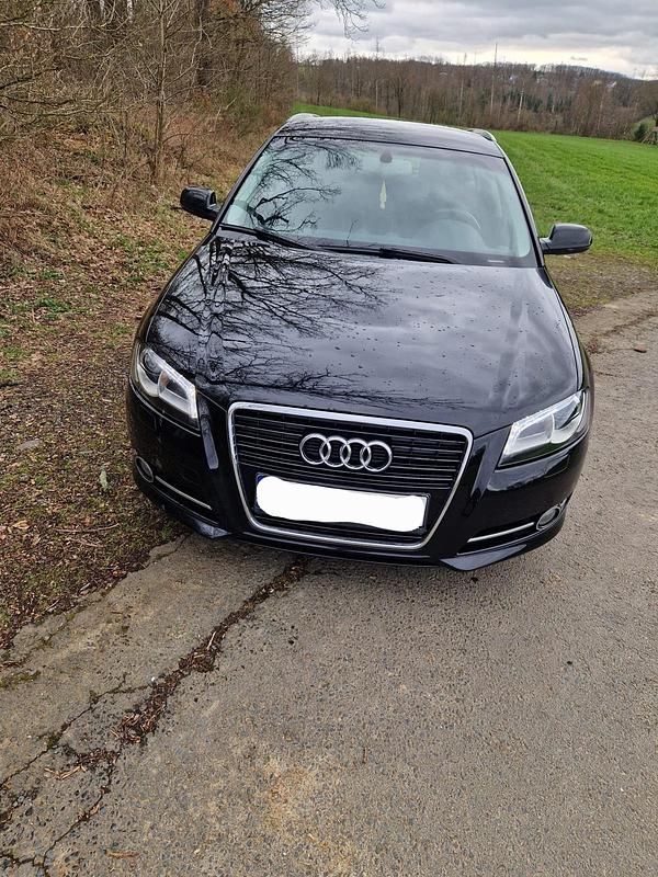 Gebraucht Audi A3 Attraction 105 PS (77 kW) 2013 Schwarz Kleinwagen