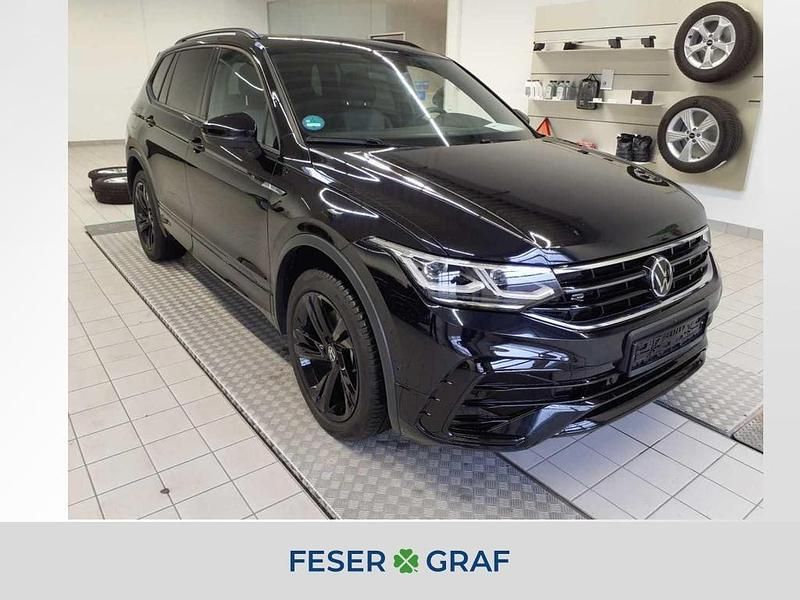 Deep black perleffekt Gebraucht 2025 VW Tiguan Allspace R-line SUV | 40.790 € (Guter Preis) - Bild 1/4