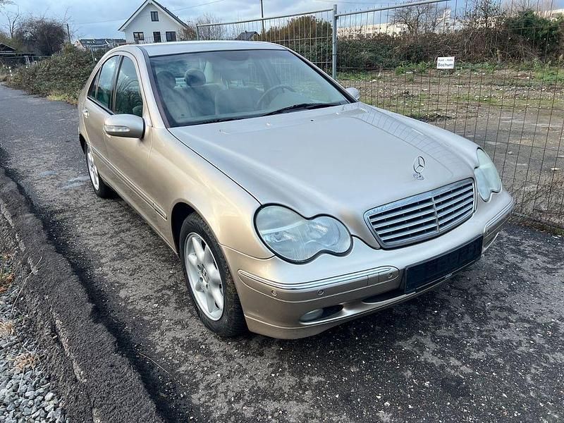 Gebraucht Mercedes C200 163 PS (119 kW) 2002 Beige Limousine