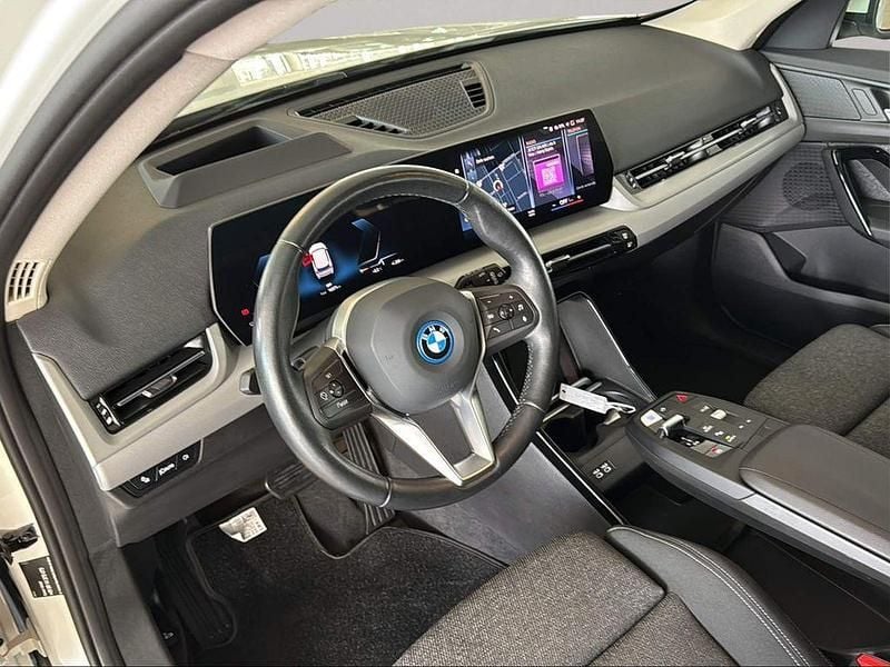 Gebraucht BMW iX1 Performance 200 kW (272 PS) 2023 Weiß SUV