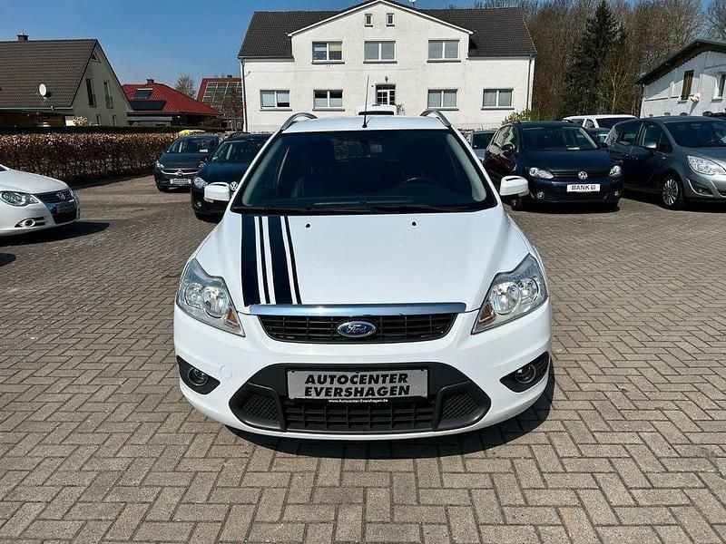 Gebraucht Ford Focus 125 PS (91 kW) 2009 Weiß Limousine