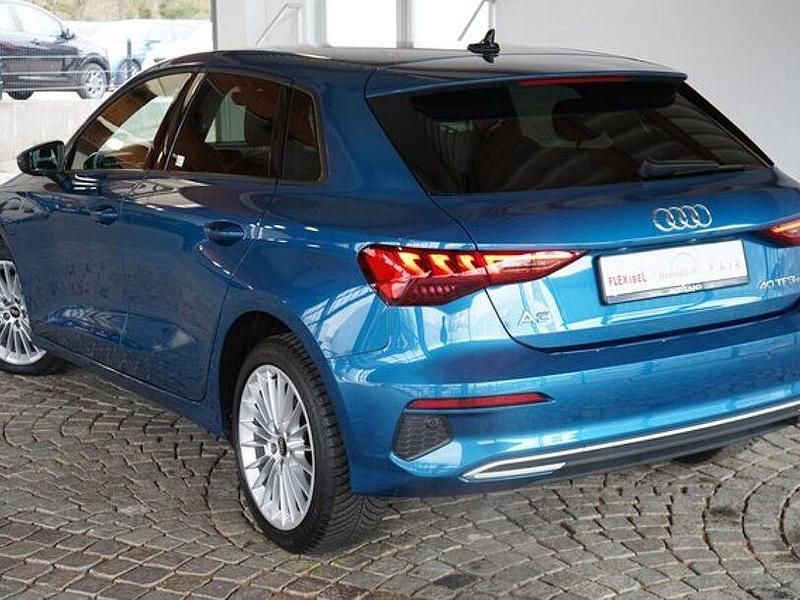 Gebraucht Audi A3 Comfort 2022 Blau Limousine