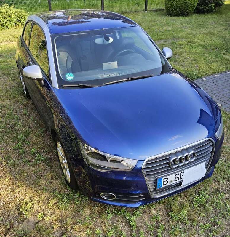 Blau Gebraucht 2013 Audi A1 Ambition Kleinwagen | 9.560 € (Fairer Preis) - Bild 1/4