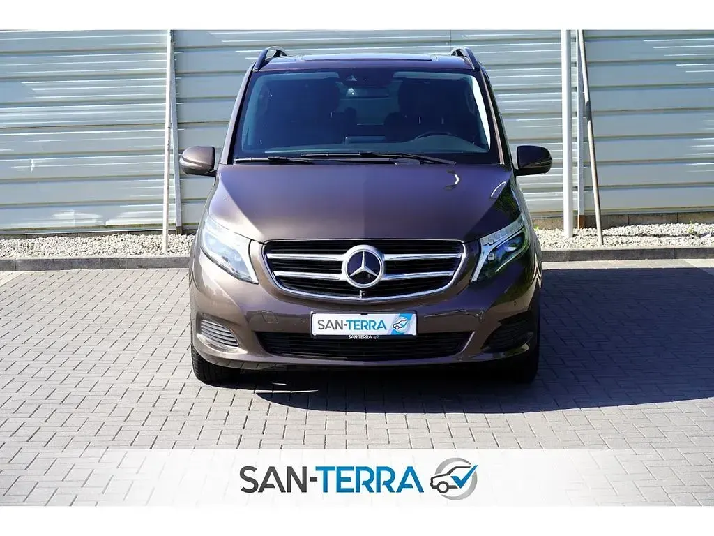 Gebraucht Mercedes V250 Avantgarde 190 PS (139 kW) 2018 Braun Van / Kleinbus