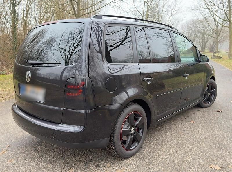 Gebraucht VW Touran 105 PS (77 kW) 2006 Schwarz Van / Kleinbus