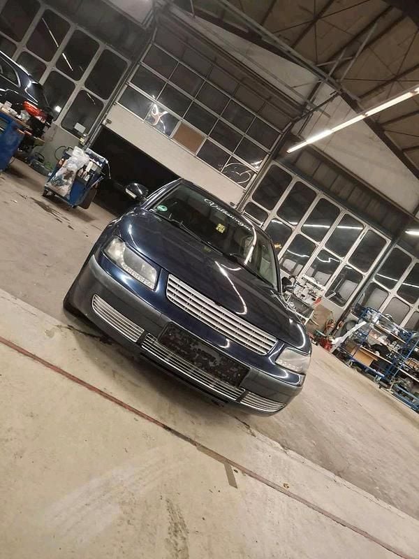 Blau Gebraucht 1998 VW Passat Limousine | 900 € (Superpreis) - Bild 1/4