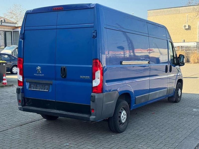 Gebraucht Peugeot Boxer 131 PS (96 kW) 2017 Farbe blau line/deckende Van