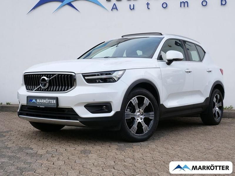 Weiss Gebraucht 2020 Volvo XC40 Inscription SUV | 29.990 € (Etwas zu teuer) - Bild 1/4