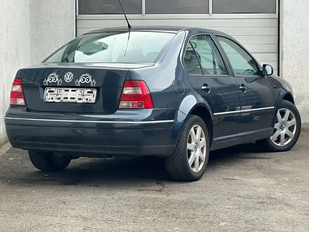 Usata VW Bora 116 CV (85 kW) 2004 Blu Berlina