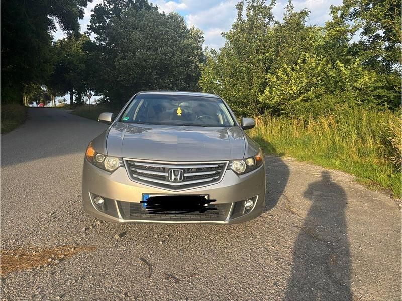 Grau Gebraucht 2009 Honda Accord Limousine | 3.700 € (Guter Preis) - Bild 1/4