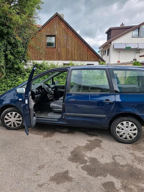 Second-hand Ford Galaxy 116 CP (85 kW) 2004 Albastru Monovolum