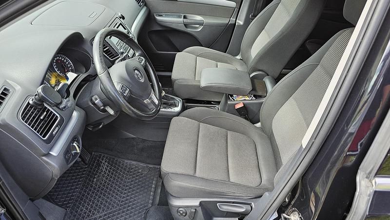 Second-hand VW Sharan 2011 Negru Monovolum