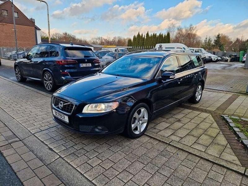 Schwarz Gebraucht 2010 Volvo V70 Summum Kombi | 7.790 € (Guter Preis) - Bild 1/4