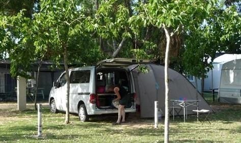 Gebraucht Nissan Evalia 150 PS (110 kW) 2012 Silber metallic Van / Kleinbus