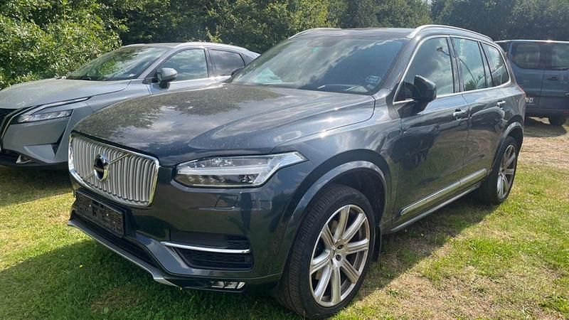 Grau Gebraucht 2017 Volvo XC90 R-Design SUV | 20.900 € (Fairer Preis) - Bild 1/4