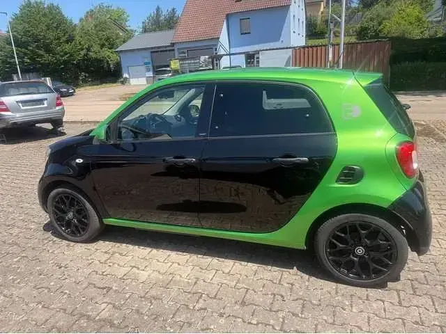 Gebraucht Smart ForFour Electric Drive Passion 60 kW (82 PS) 2018 Schwarz grün Kleinwagen