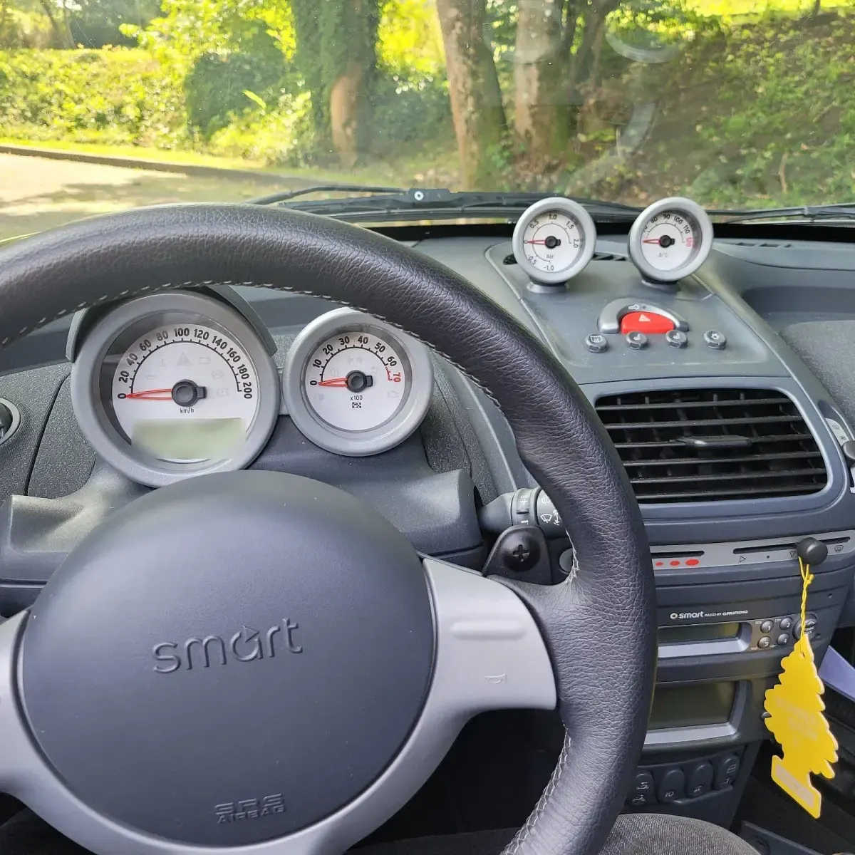 Używany Smart Roadster 82 KM (60 kW) 2003 Czarny Kabriolet