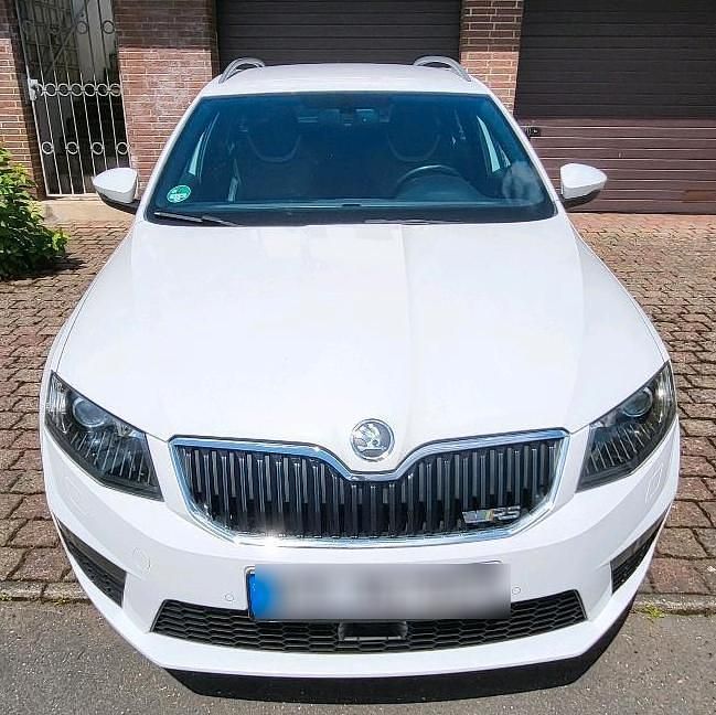 Weiß Gebraucht 2014 Skoda Octavia vRS Kombi | 13.750 € (Fairer Preis) - Bild 1/4