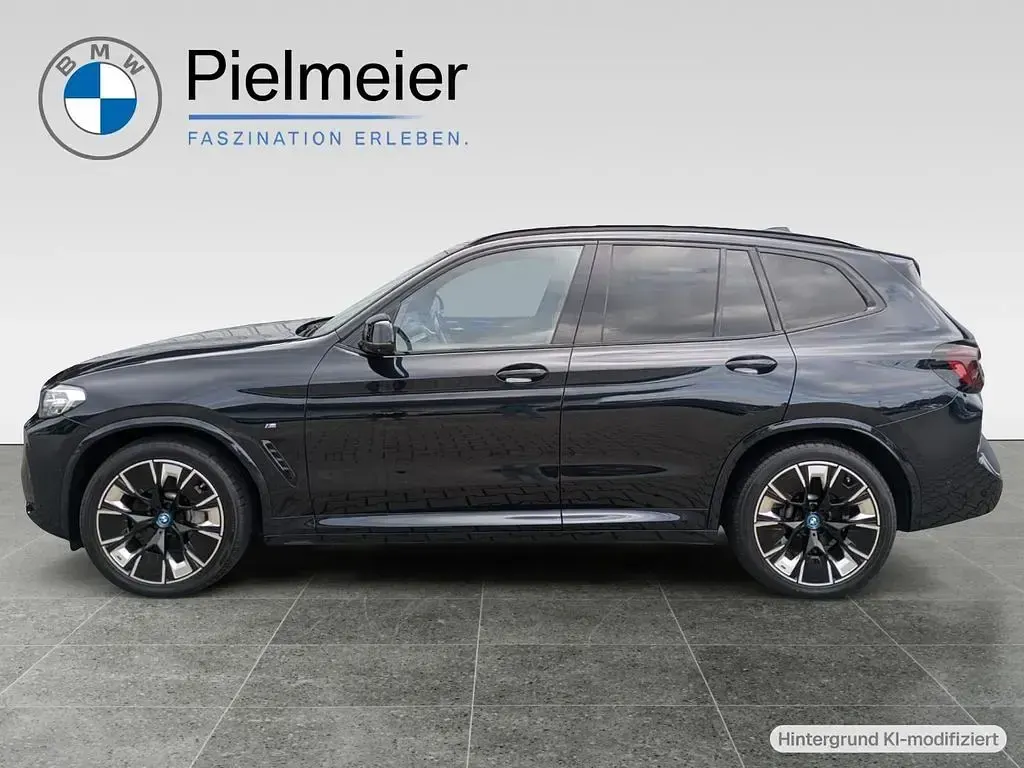 Gebraucht BMW iX3 M Sport 210 kW (286 PS) 2023 Schwarz SUV