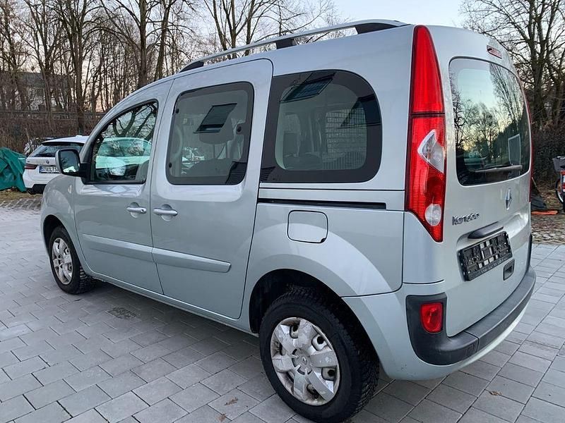 Gebraucht Renault Kangoo Happy Family 106 PS (77 kW) 2012 Grau Van / Kleinbus