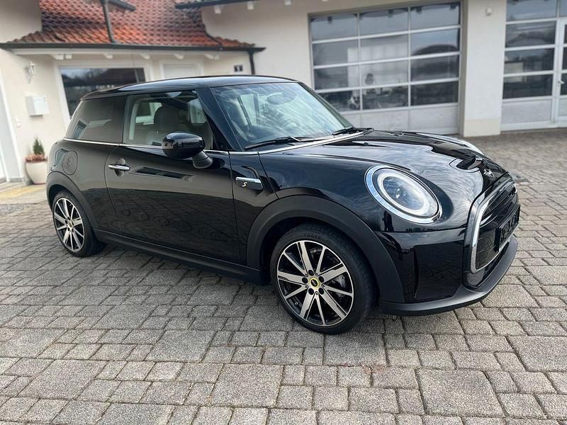 Gebraucht Mini Cooper SE 135 kW (184 PS) 2021 Schwarz Kleinwagen