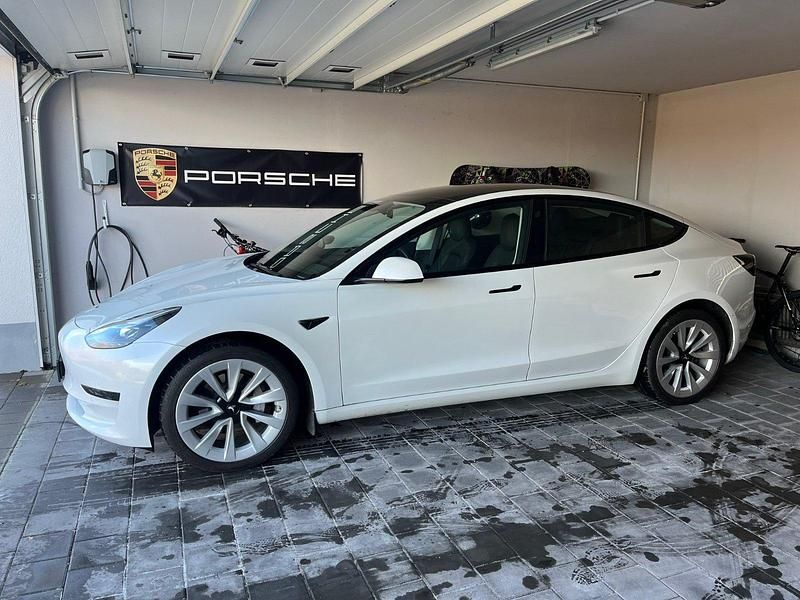 Gebraucht Tesla Model 3 RWD 239 kW (325 PS) 2022 Weiß Limousine