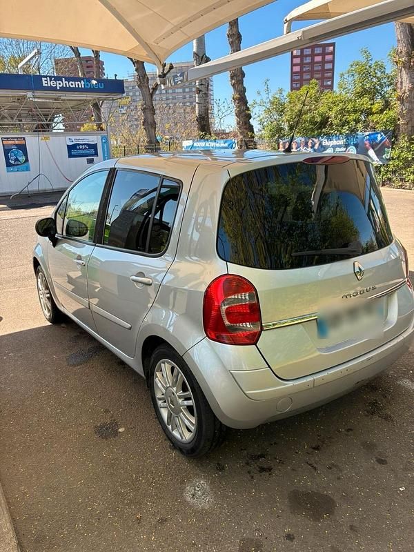 Gebraucht Renault Modus 85 PS (62 kW) 2009 Silber Van / Kleinbus