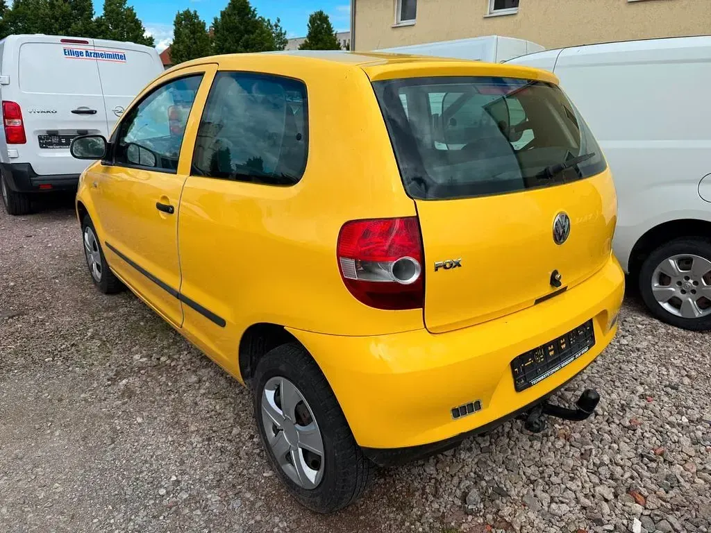 Gebraucht VW Fox Basis 54 PS (39 kW) 2005 Gelb Kleinwagen