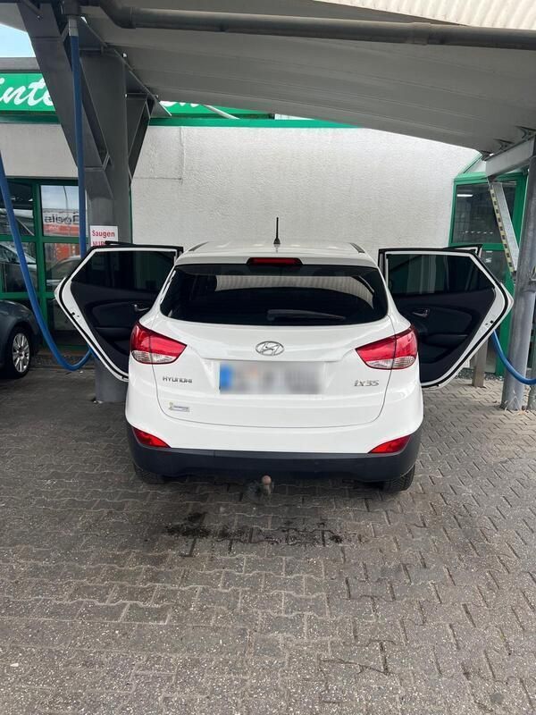 Weiß Gebraucht 2014 Hyundai ix35 Edition SUV | 7.300 € (Guter Preis) - Bild 1/4