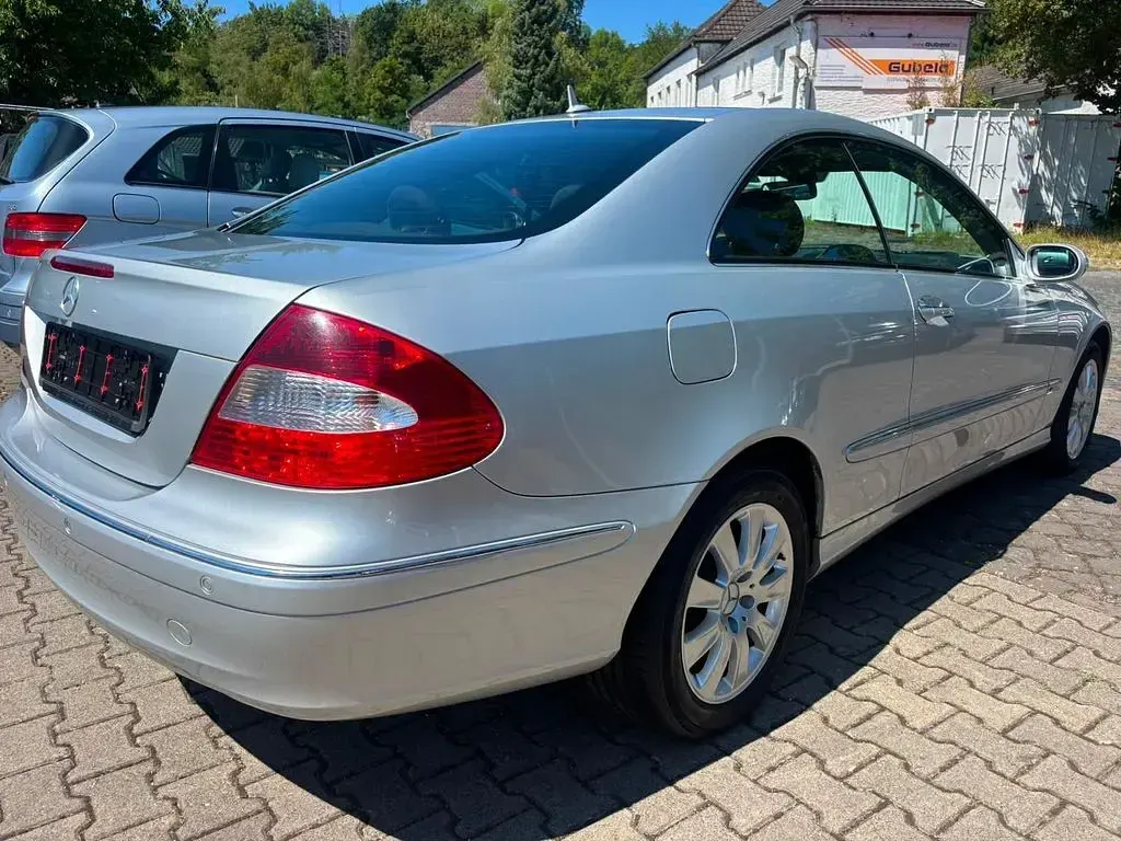 Gebraucht Mercedes CLK280 Elegance 231 PS (169 kW) 2007 Silber Coupé