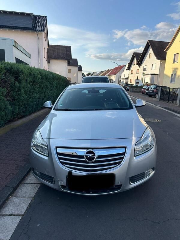 Silber Gebraucht 2010 Opel Insignia Edition Limousine | 3.490 € (Superpreis) - Bild 1/4
