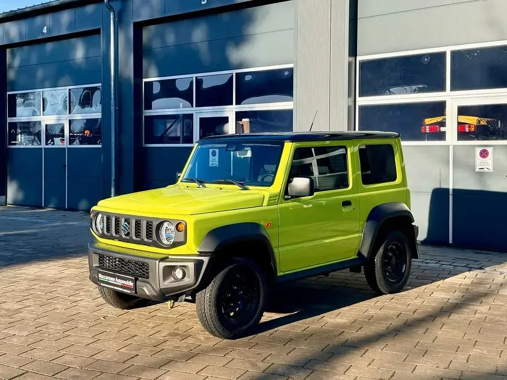 Gebraucht Suzuki Jimny Comfort 102 PS (75 kW) 2023 Kinetic yellow SUV