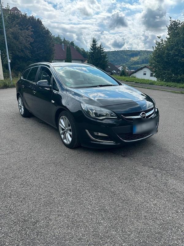 Schwarz Gebraucht 2013 Opel Astra Kombi | 6.200 € (Fairer Preis) - Bild 1/4