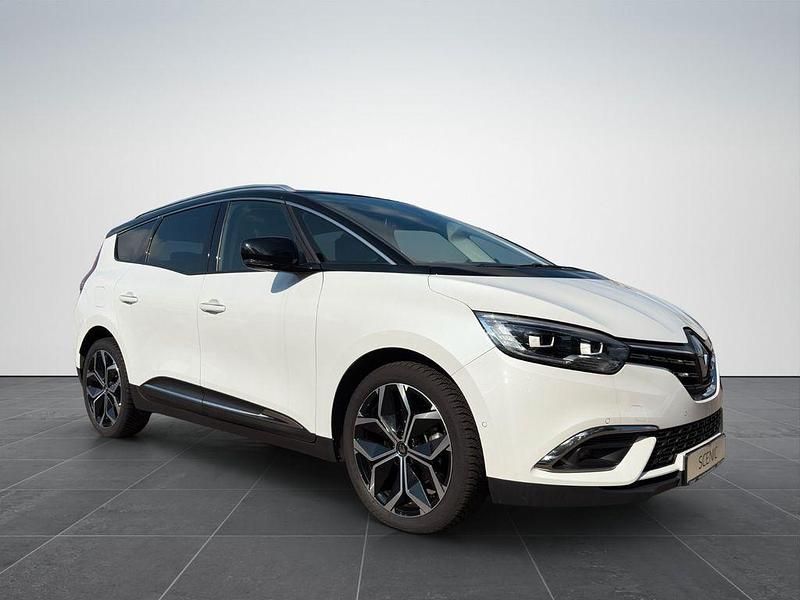 Weiß Gebraucht 2023 Renault Scénic IV Techno Van / Kleinbus | 25.990 € - Bild 1/4