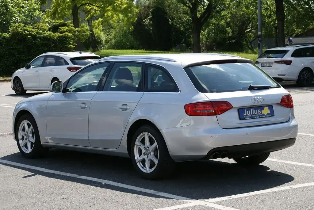 Gebraucht Audi A4 120 PS (88 kW) 2009 Eissilber Kombi