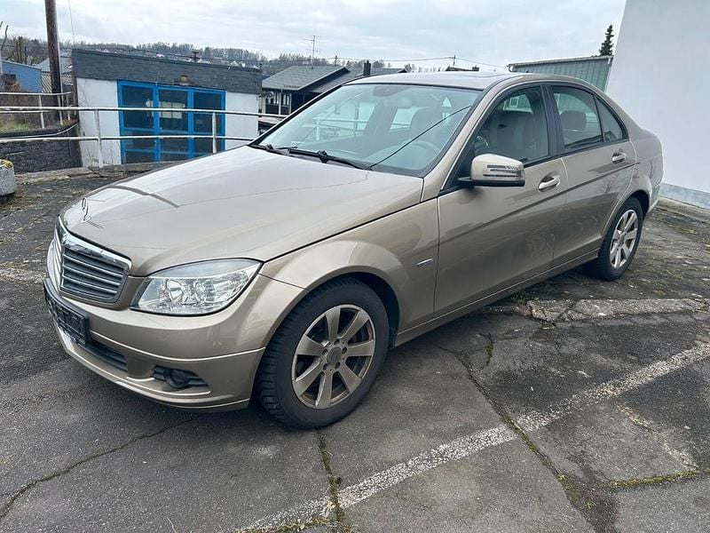 Gebraucht Mercedes C180 156 PS (114 kW) 2009 Beige Limousine