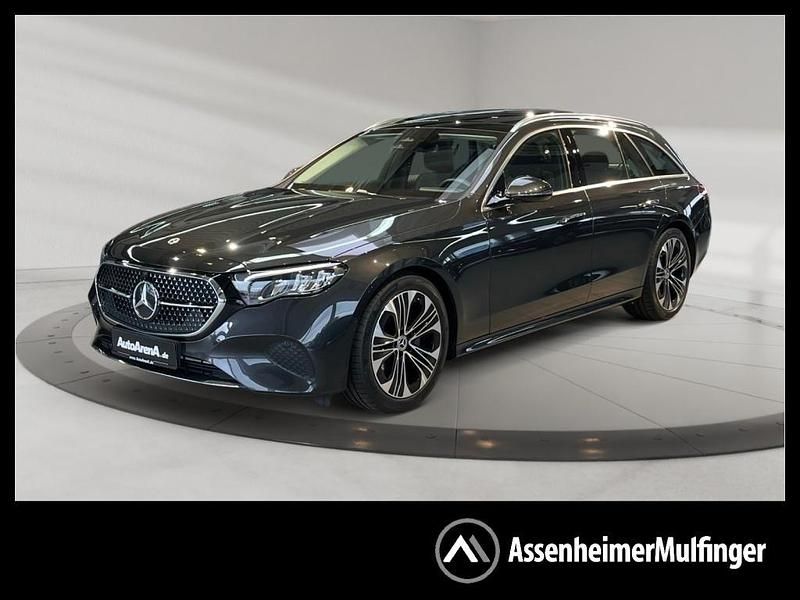 Grau Gebraucht 2024 Mercedes E220 Avantgarde Limousine | 45.368 € (Superpreis) - Bild 1/4