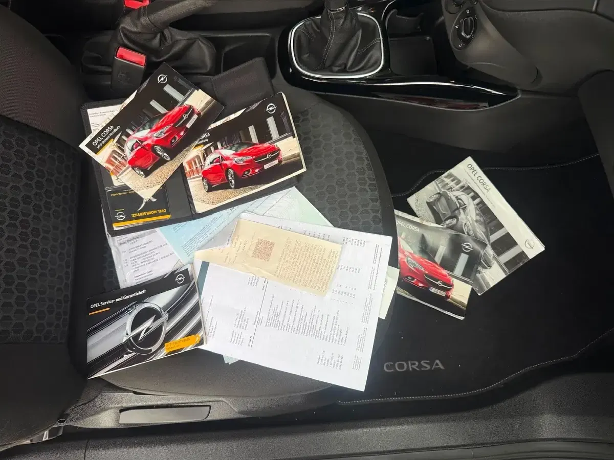 Gebraucht Opel Corsa 90 PS (66 kW) 2016 Schwarz Kleinwagen