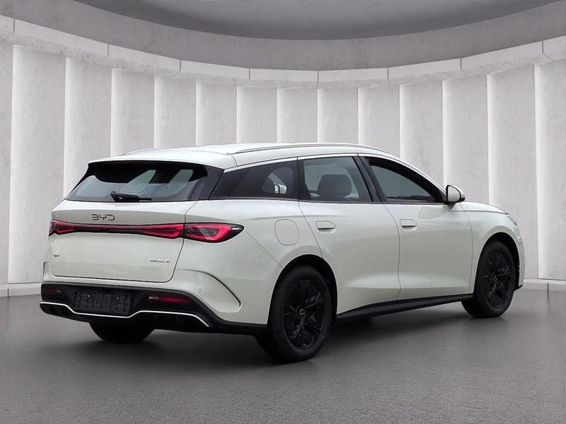 Neu BYD Seal Boost 184 PS (135 kW) 2026 Beige Limousine