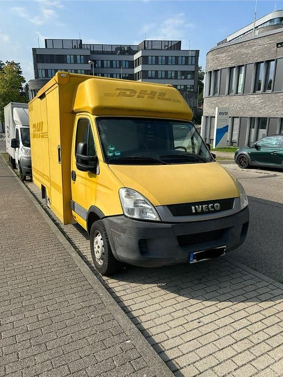 Second-hand Iveco Daily 106 CP (77 kW) 2010 Galben Berlinǎ