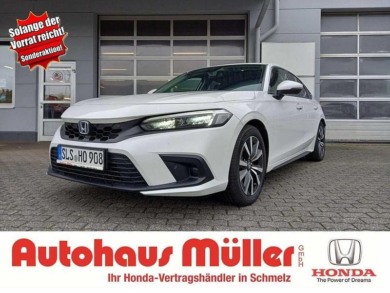Platinum white p Gebraucht 2025 Honda Civic Elegance Limousine | 33.990 € (Superpreis) - Bild 1/4