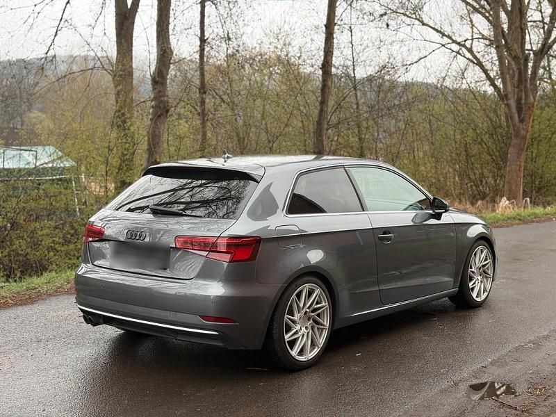 Gebraucht Audi A3 S-Line 150 PS (110 kW) 2016 Grau Kleinwagen