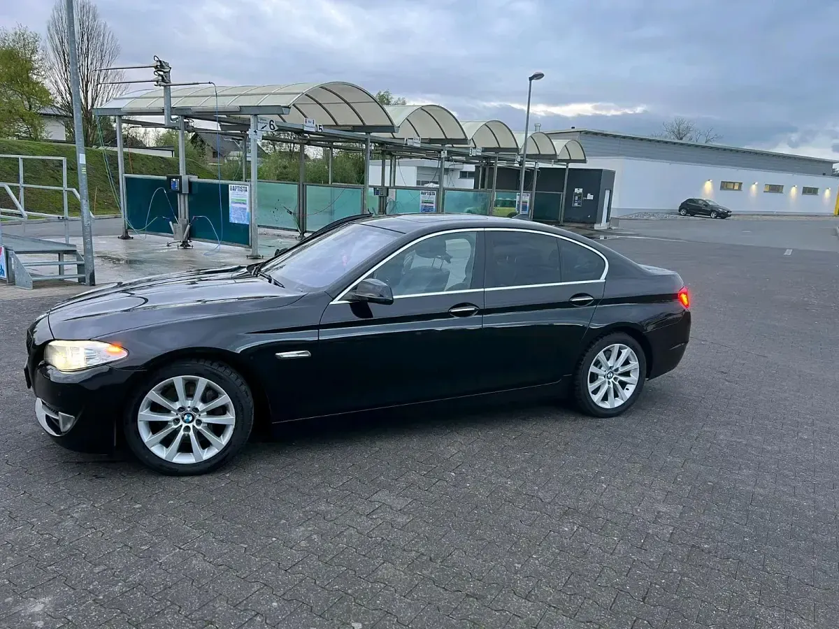 Gebraucht BMW 530 258 PS (189 kW) 2013 Schwarz Limousine