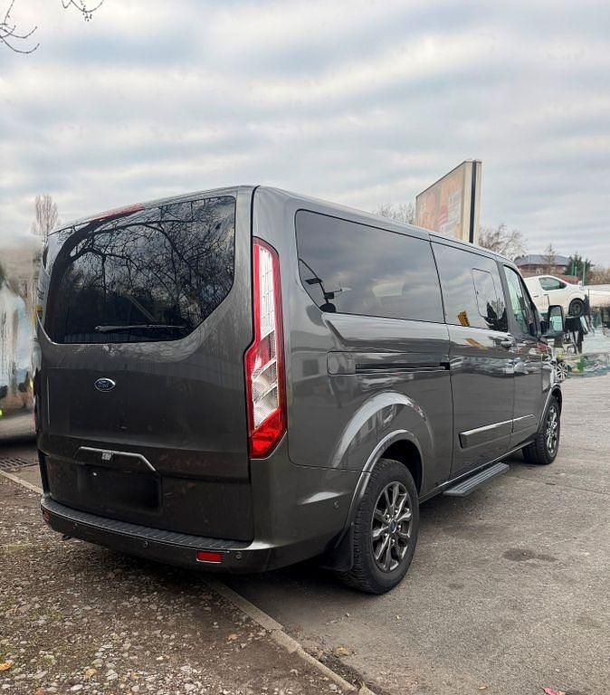 Gebraucht Ford Transit Tourneo 131 PS (96 kW) 2021 Grau Van / Kleinbus