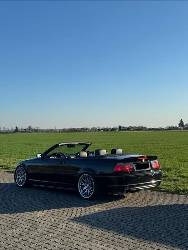 Schwarz Gebraucht 2001 BMW 330 Cabriolet M Performance Cabrio | 13.999 € - Bild 1/4