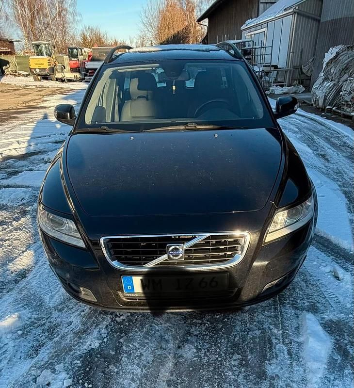 Blau Gebraucht 2007 Volvo V50 Kombi | 2.600 € (Fairer Preis) - Bild 1/4